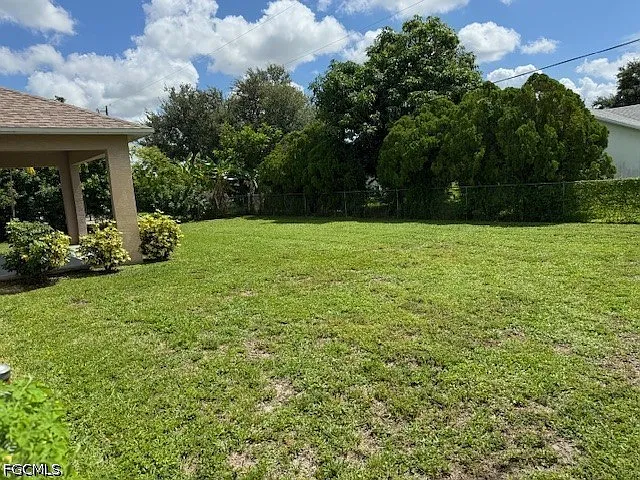 1401 SW 1st Pl — Photo 4