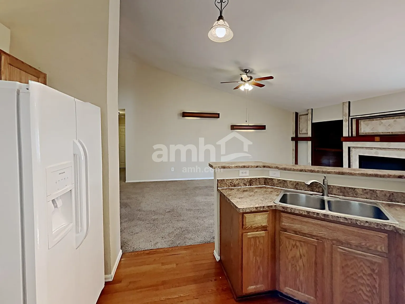 5 bed, 2.0 bath, 3535 sqft, $3,550 — Photo 4