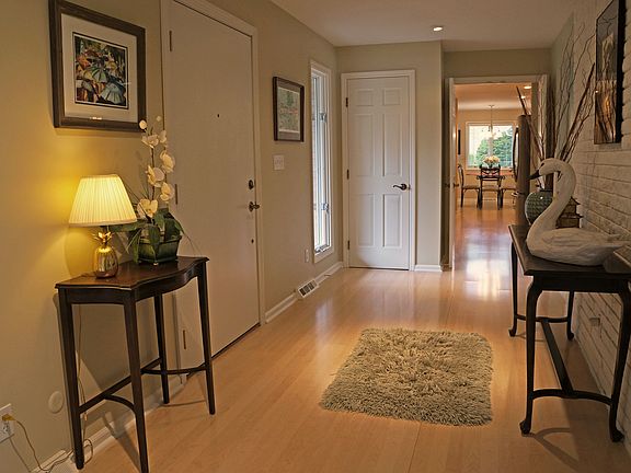 Entry looking toward kitchen