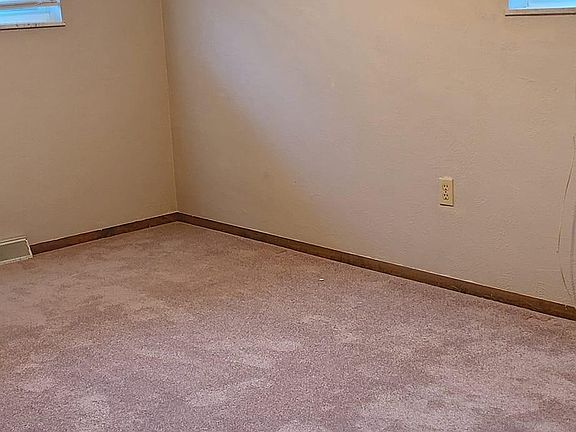 4th image of 2439 Glenridge Dr