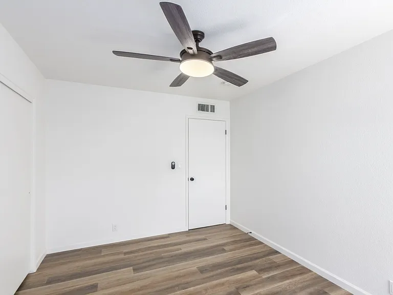 6540 N Central Ave — Photo 14
