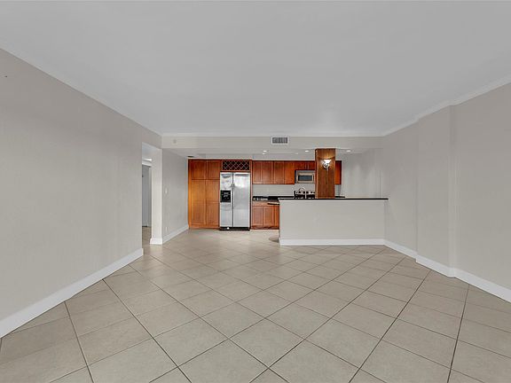 5th image of 2900 NE 30th Street #G-10