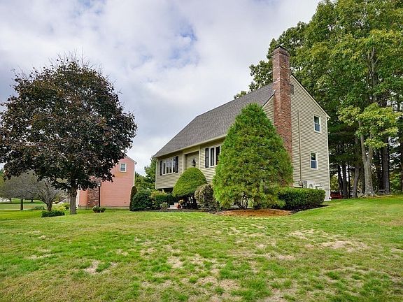 4th image of 13 Nicole Dr