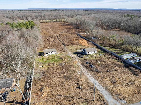 2nd image of 1589 Scott Rd