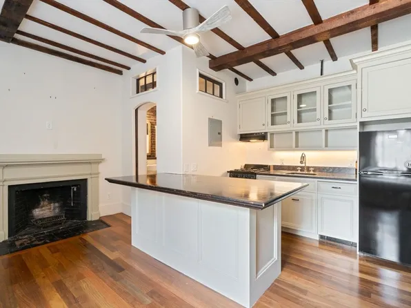 51 Hancock St APT 11, Boston, MA 02114