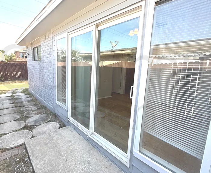 6076 Dooley Dr — Photo 5