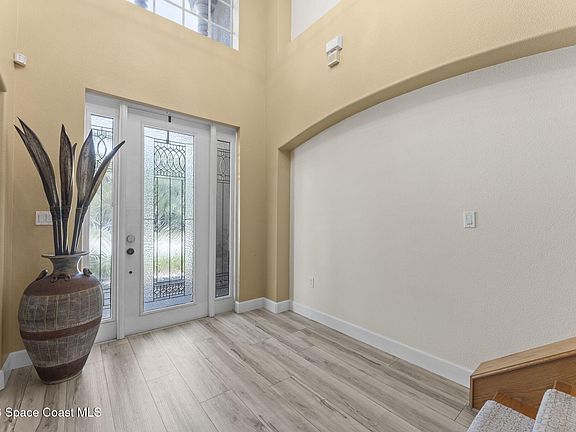 5th image of 1757 Croghan Dr