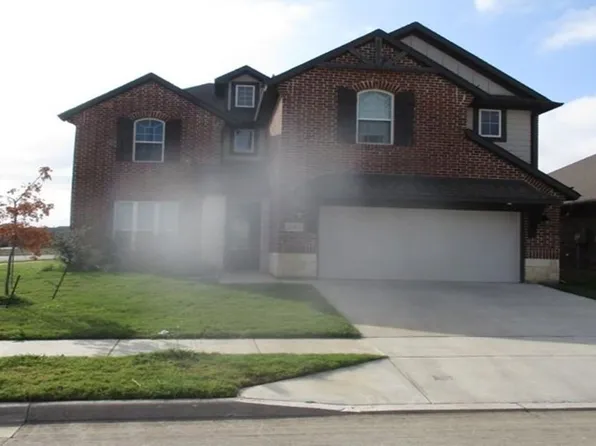 2001 Sun Star Dr, Haslet, TX 76052