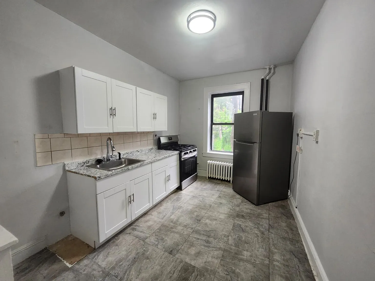 285 Beech St — Photo 1