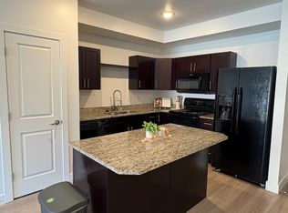 1182 W 200 N #D204, Centerville, UT 84014