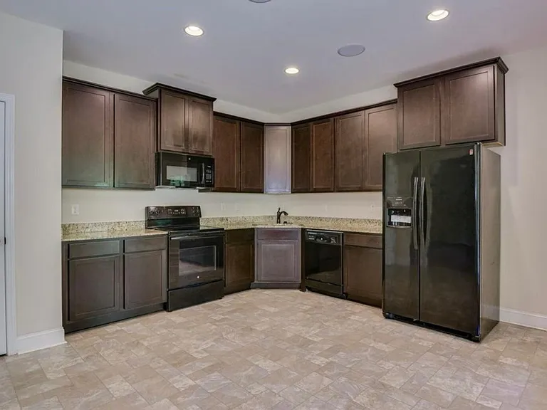 221 NW Grand Oaks Way — Photo 5