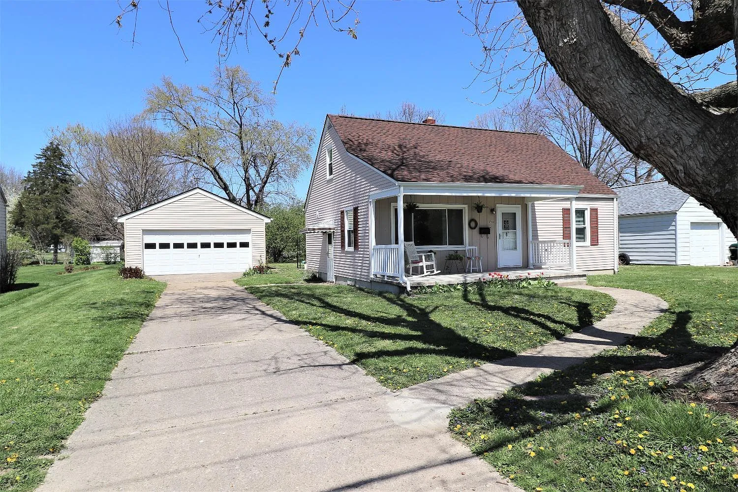 710 Doris Jane Ave photo 1