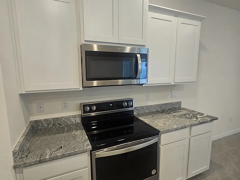 32282 Lexington St — Photo 9