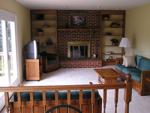 Family Room/Fireplace