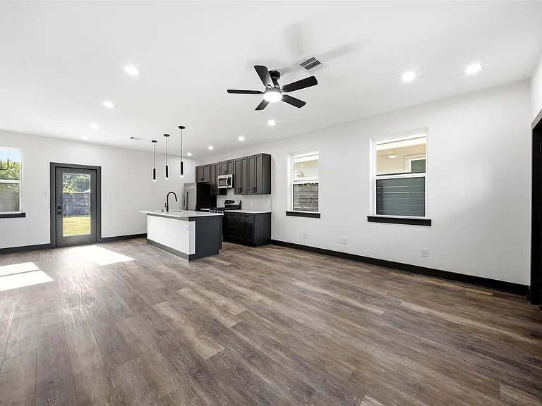 7818 Hanfro Ln #D — Photo 14