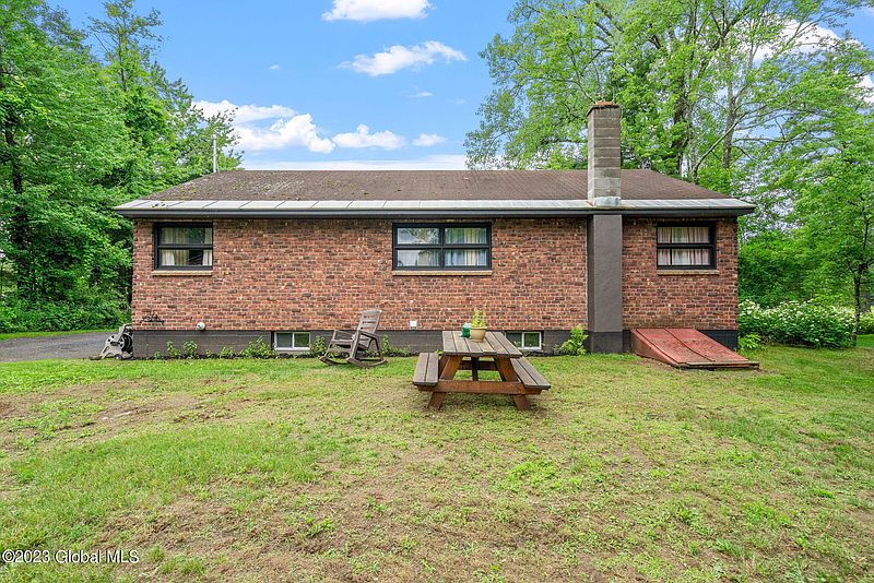 3rd image of 2742 Curry Road