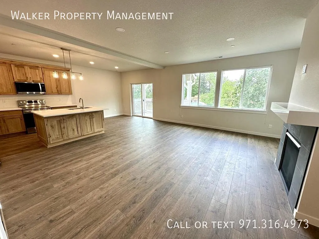 1019 E Rork Ct — Photo 4