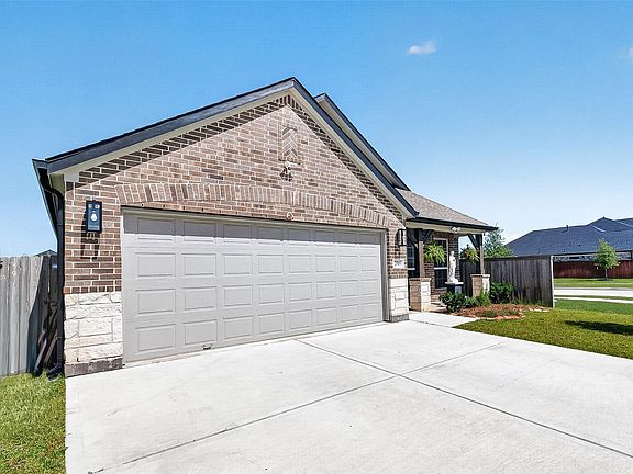 3rd image of 2819 Solitude Pine Ln