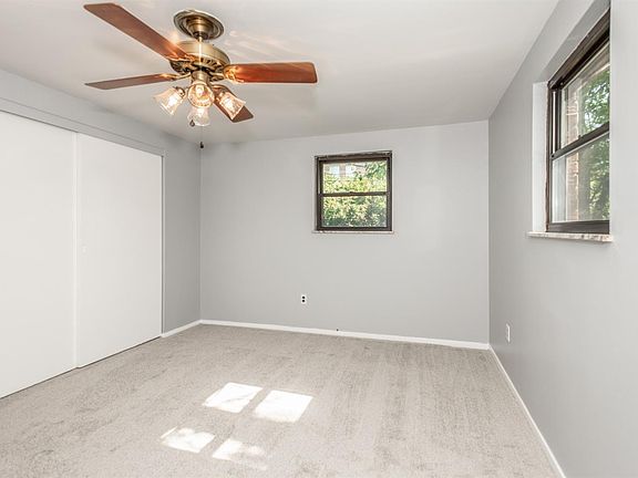 3rd image of 726 McCormick Ln