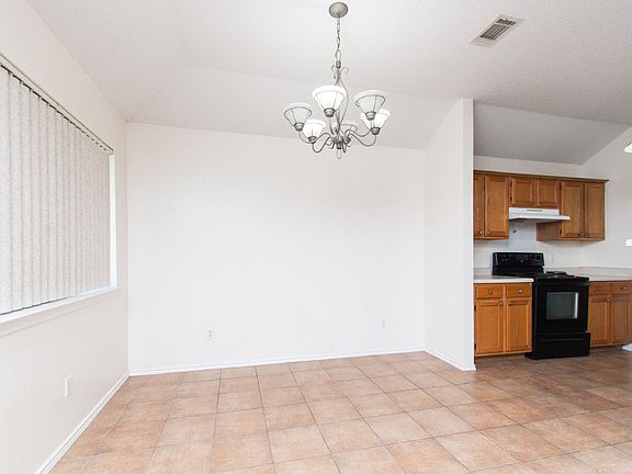 5th image of 3301 Dorothy Jane Dr