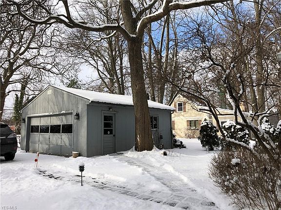 3rd image of 13873 Pearlview Dr