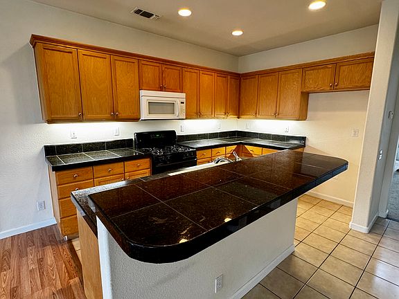 3rd image of 2322 Mountain Springs Dr
