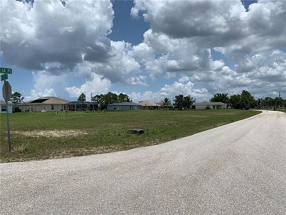 4th image of 3700 NE 14th Pl