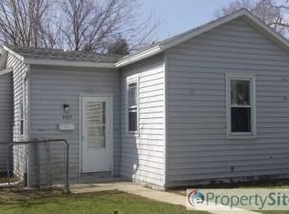 1123 68th St, Kenosha, WI 53143