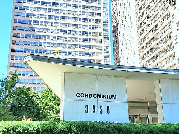 2nd image of 3950 N Lake Shore Dr #1010B