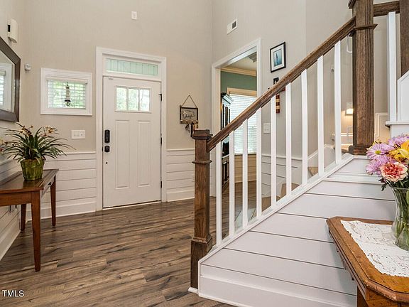 3rd image of 338 Glamorgan Dr