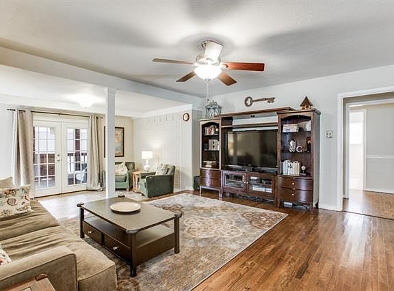 5th image of 10117 Parkford Dr