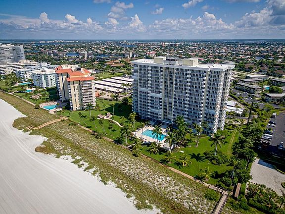 3rd image of 140 Seaview Ct APT 204