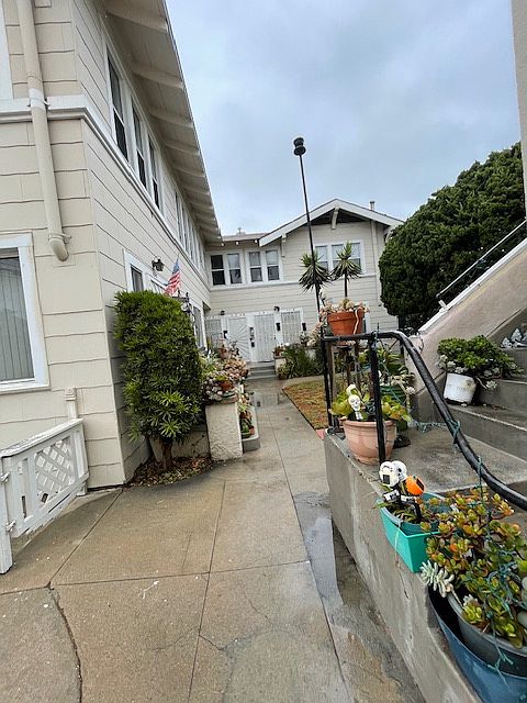 1st image of 529 1/2 E 5th St #529.5
