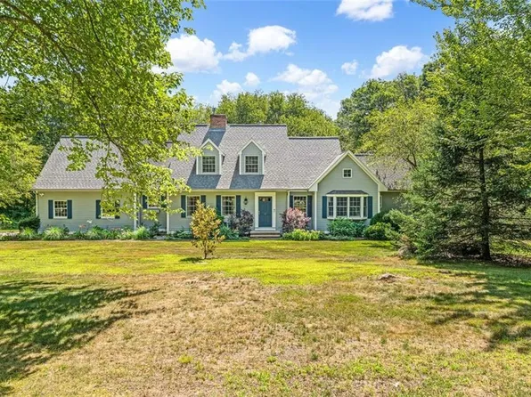 100 Warren Rd, Charlestown, RI 02813