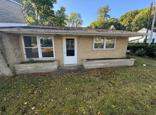 1518 E Gardner Ln, Peoria Heights, IL 61616
