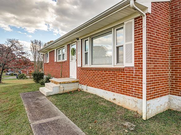 5th image of 202 Wayne Dr