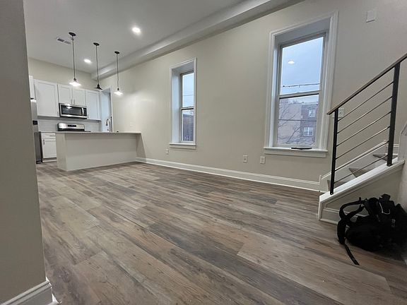 5th image of 1401 S Broad St Floor 2