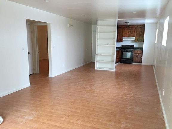2nd image of 265 Gambetta St