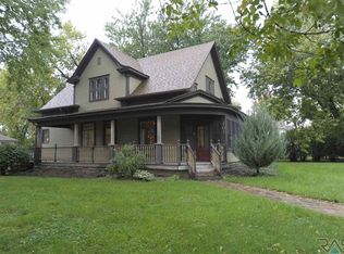 401 S Main St, Lennox, SD 57039