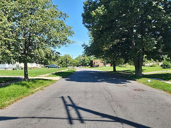 4th image of 3813 Delmore Rd