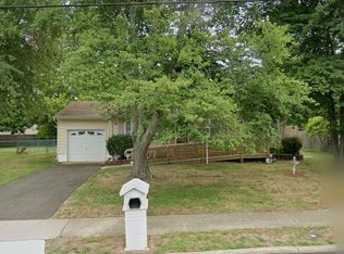 38 Brookside Dr, Howell, NJ 07731