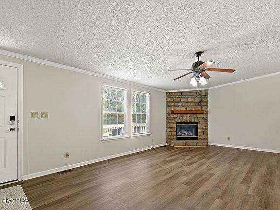 4th image of 103 Indian Cave Drive