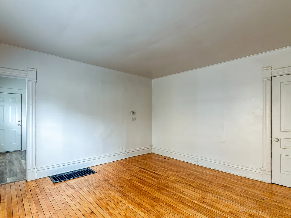 416 W Saginaw St