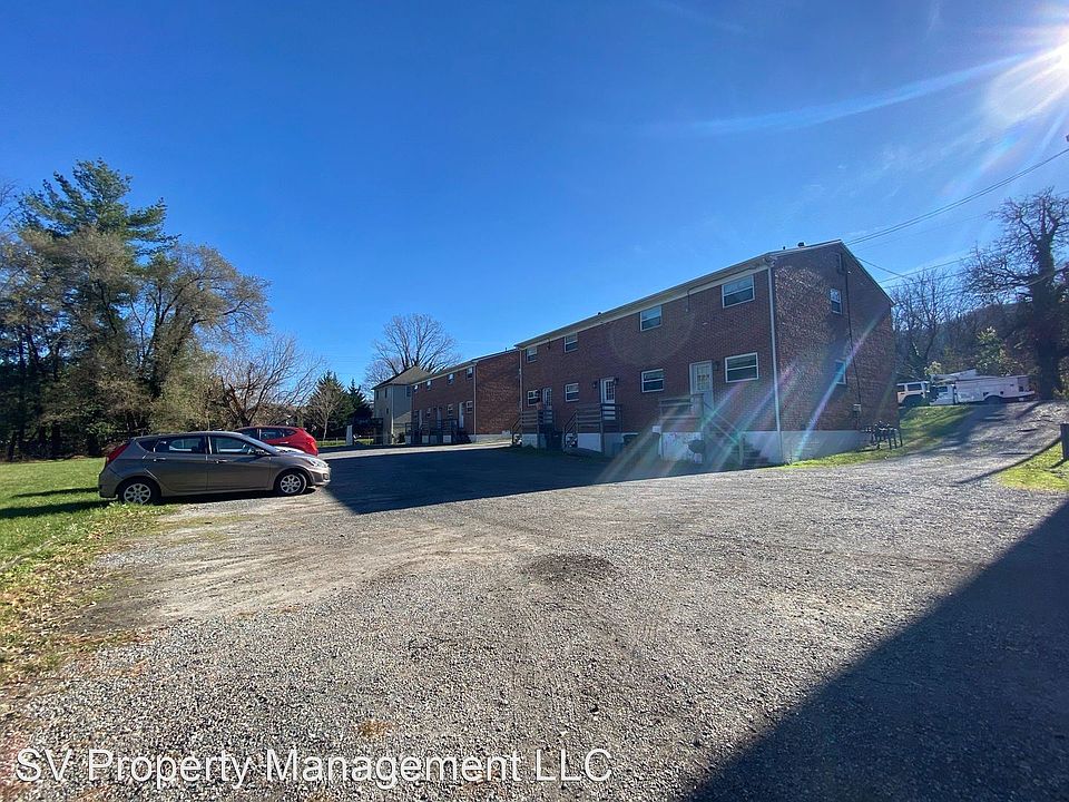 1st image of 1015 Albemarle Ave #4