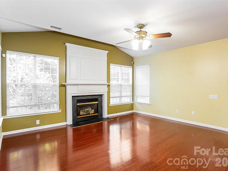 10313 Scotch Pine Cir — Photo 3