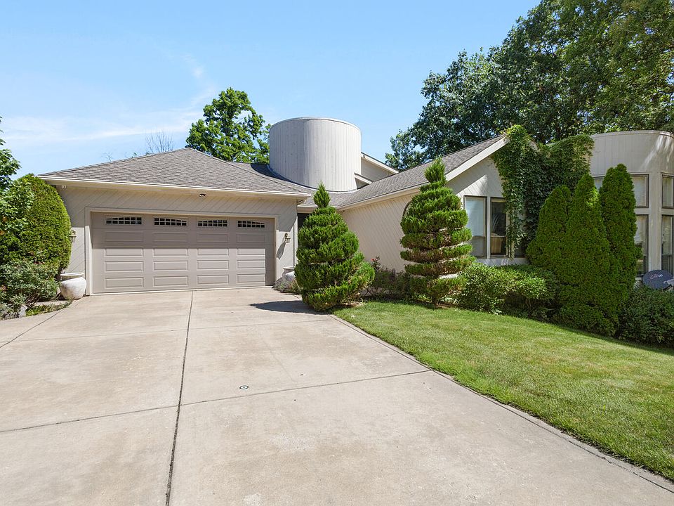 1st image of 199 Amhurst Pl