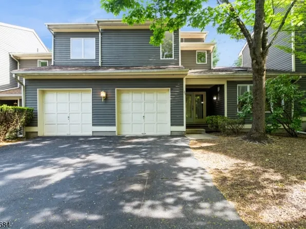 35 Greenbriar Ln, Clinton Twp., NJ 08801