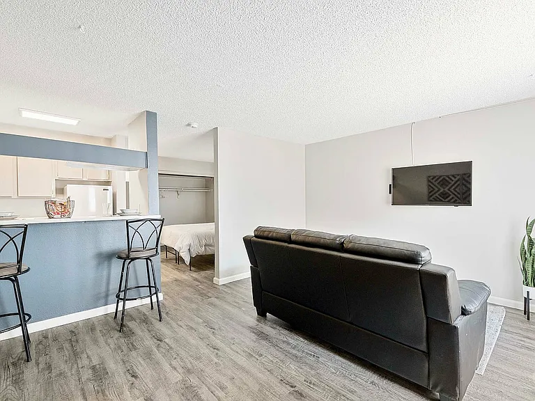 Experience modern living in this beautifully designed open space, perfect for relaxation and entertainment.