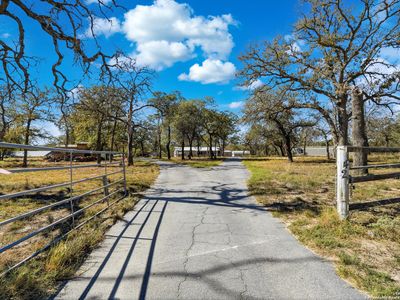 142 Lost Springs, Floresville, TX, 78114