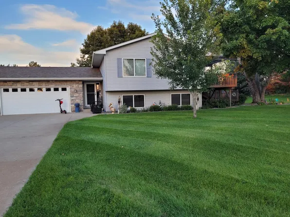 10910 Dalton Ave NE, Monticello, MN 55362